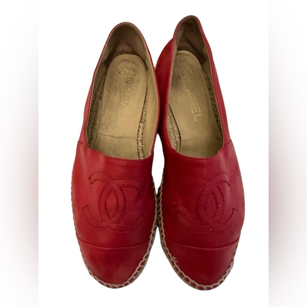 Authentic Chanel Red Lambskin Leather CC Logo Espadrille size 37,l